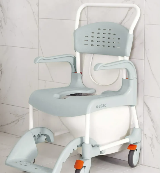 	
Cadeira Sanitária e Banho com rodas
